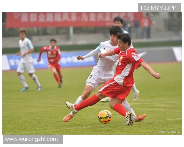 从草根到巨星外国足球明星的成长之路与背后故事